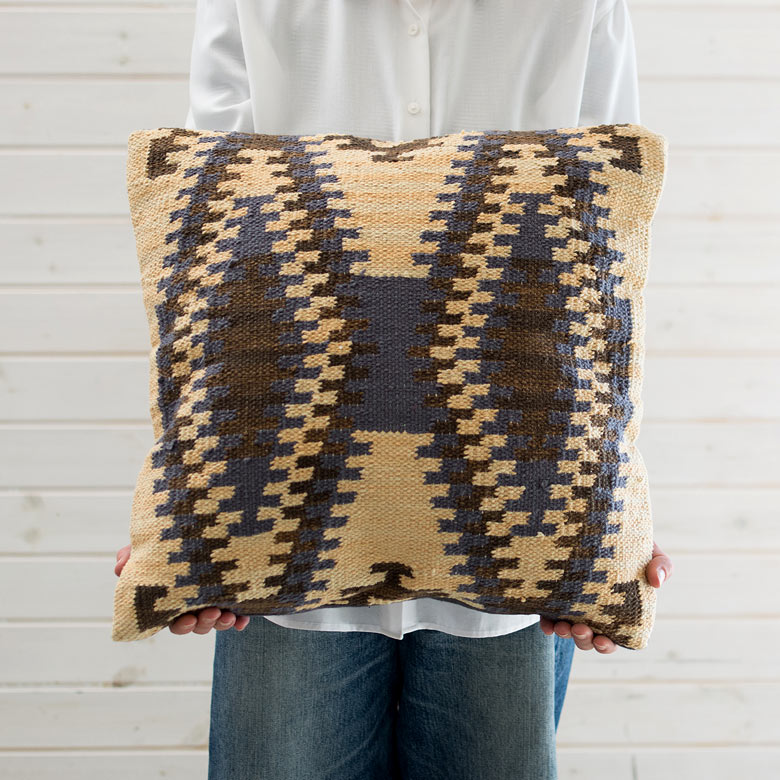 ネイティブ柄 クッション 45cm×45cmFタイプベージュ×ブラウン