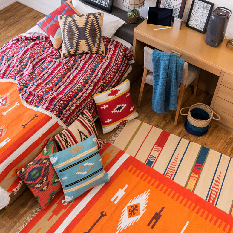 ネイティブ柄 クッション 45cm×45cmFタイプベージュ×ブラウン