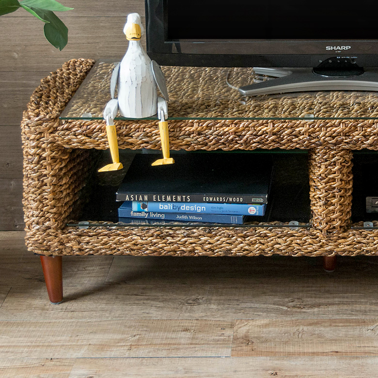 太陽光や暴雨などに対して非常に高い耐久性がある素材です。