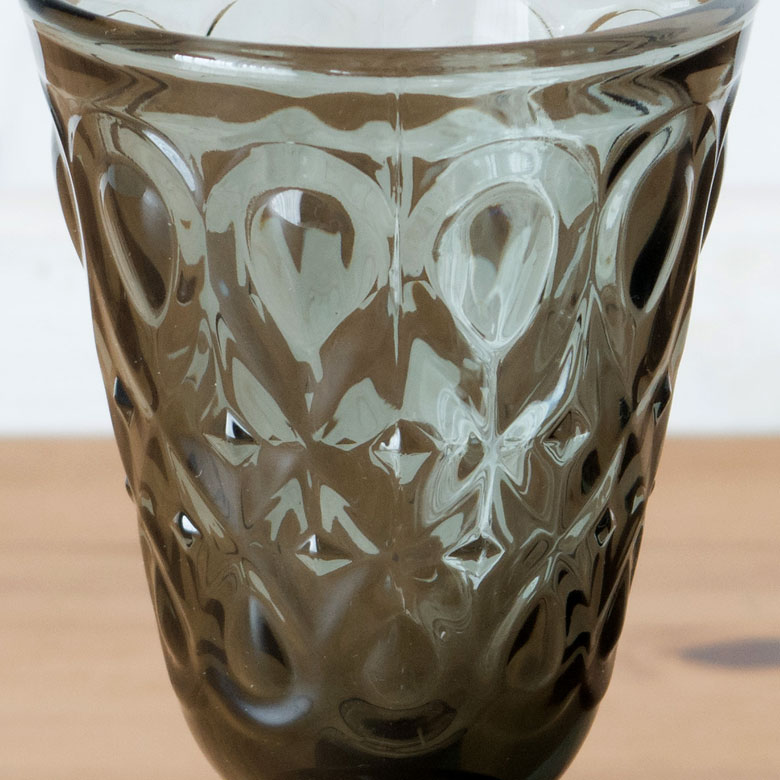 カラフェと一緒に使えば、雰囲気がアップすること間違いなし！