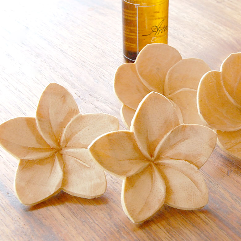 まとめて飾るとボリューム感が出て、とても華やかに。