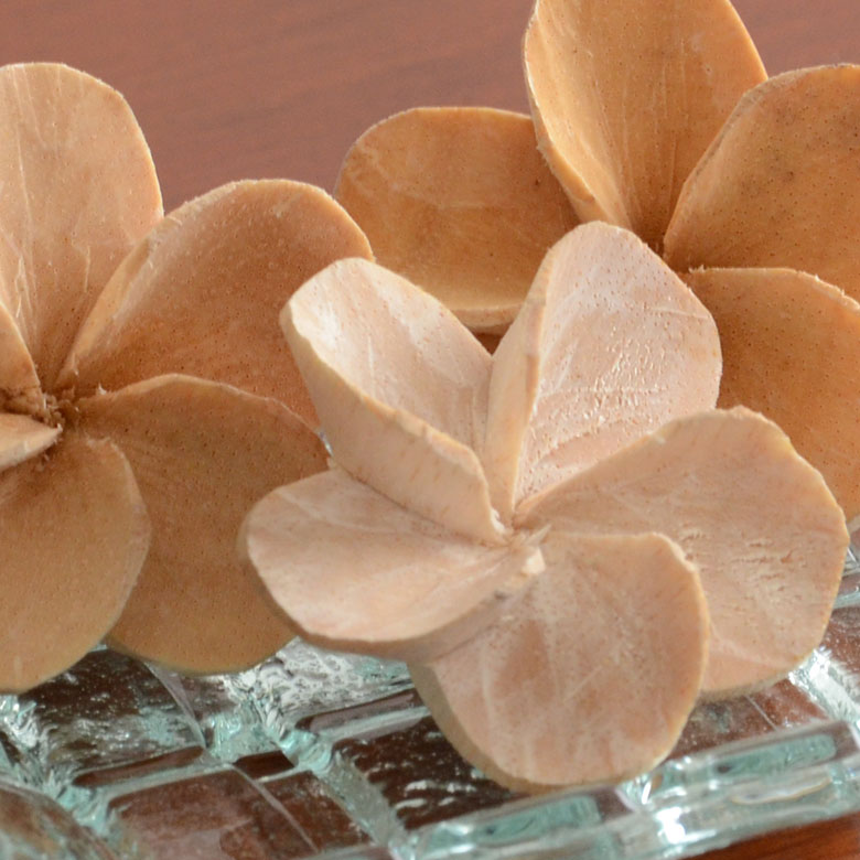 まとめて飾るとボリューム感が出て、とても華やかに。