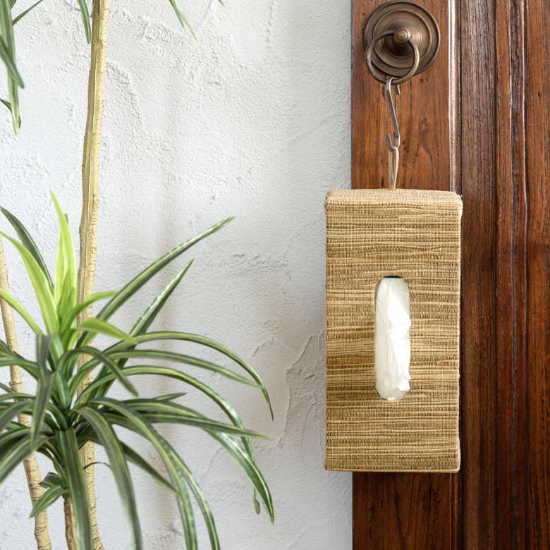 ぬくもり感じる、職人の丁寧な手編み