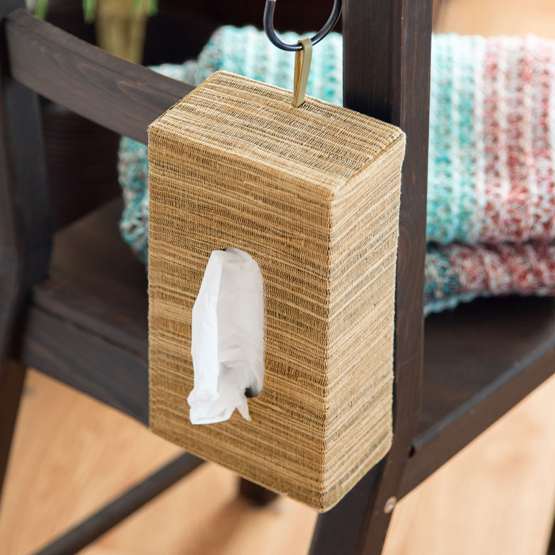 ウォーターヒヤシンスで編まれた吊り下げタイプのティッシュケースカバー