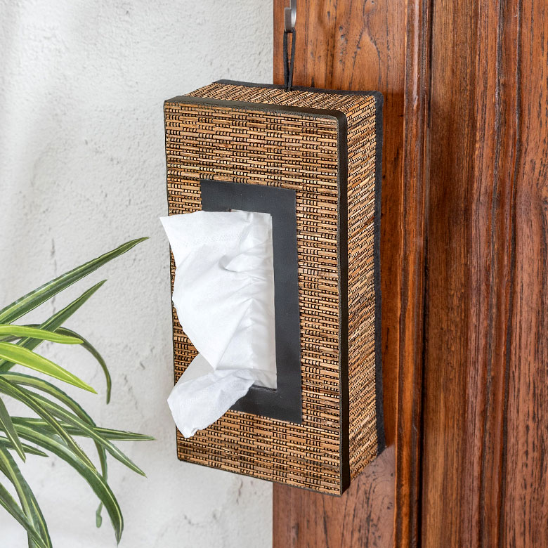 パームリディで編まれた吊り下げタイプのティッシュケースカバー