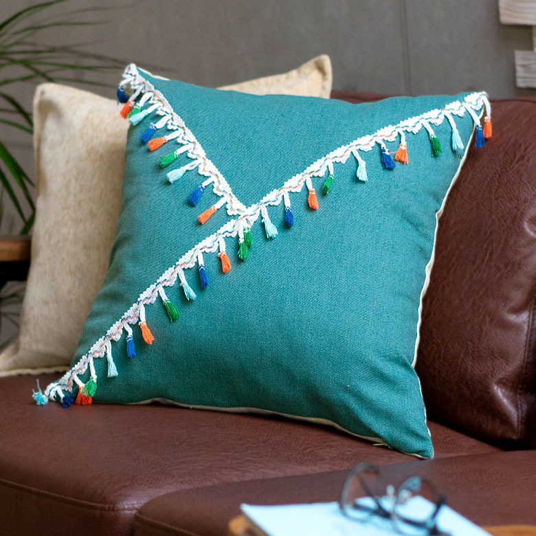 タッセル付きクッションカバー