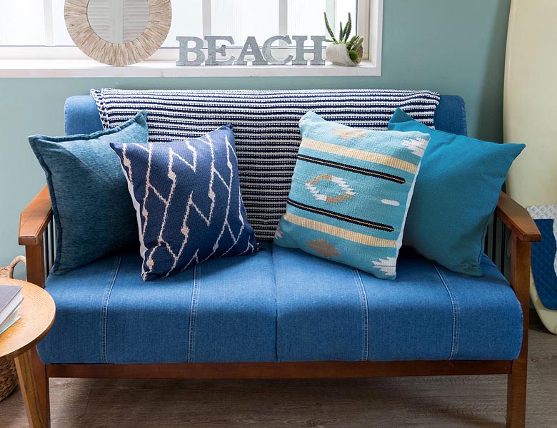 リビングのソファやベッドルームでも