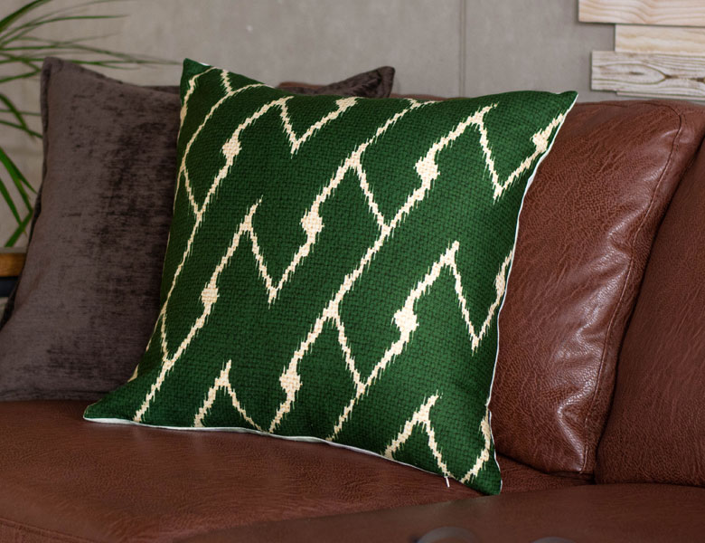 リビングのソファやベッドルームでも