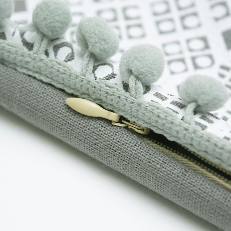 サイドのジッパー