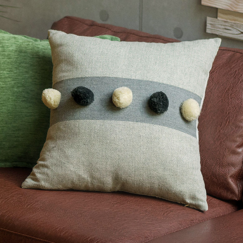 ヘリンボーン柄クッションカバー