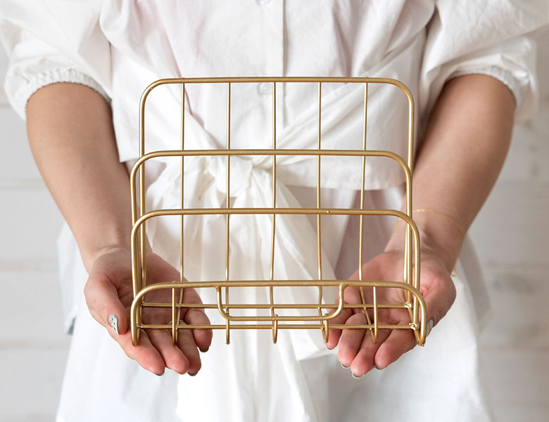 手に持つとこのぐらいの大きさ