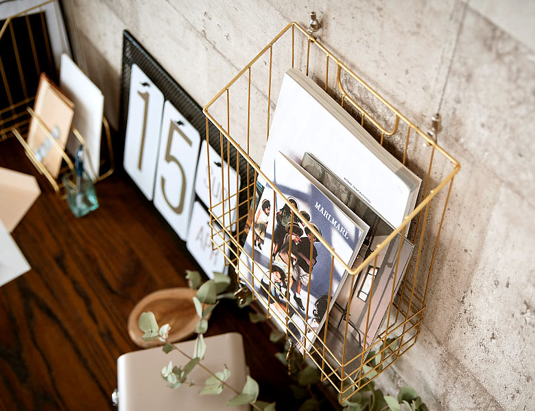 フックなどに掛けて壁掛けでも使えます