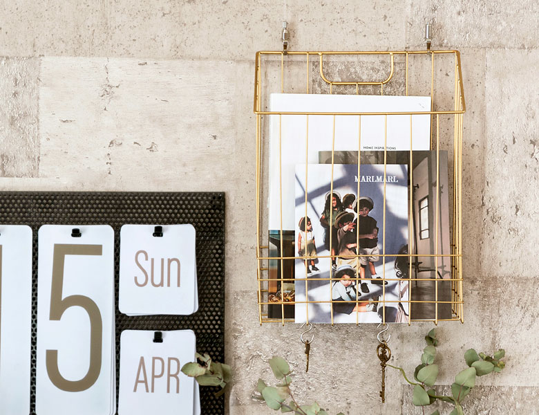 散らかりがちなデスク周りの整理整頓に