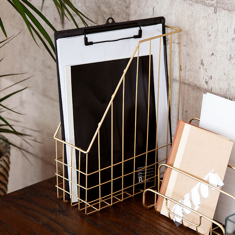 置いても掛けても使えるファイルスタンド