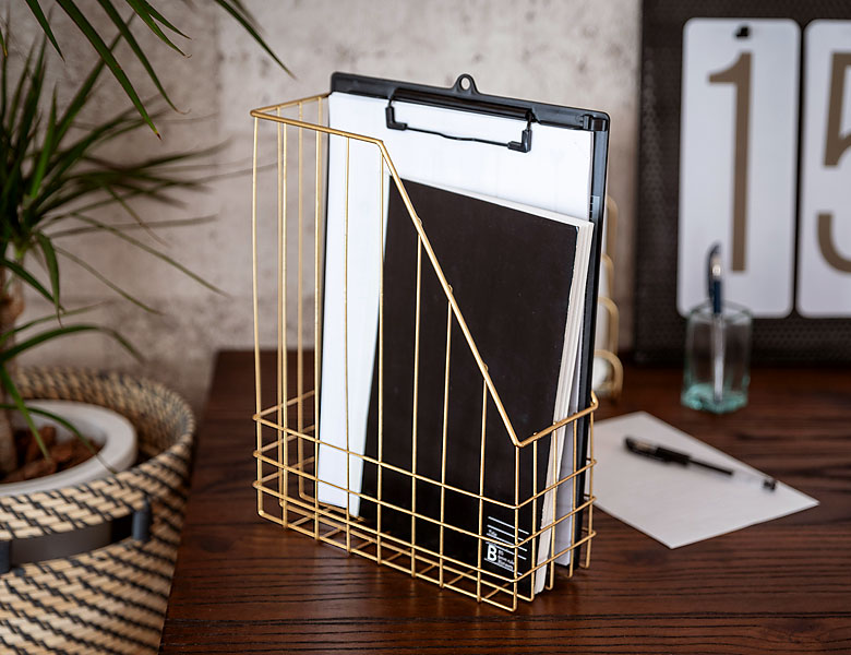 散らかりがちなデスク周りの整理整頓に