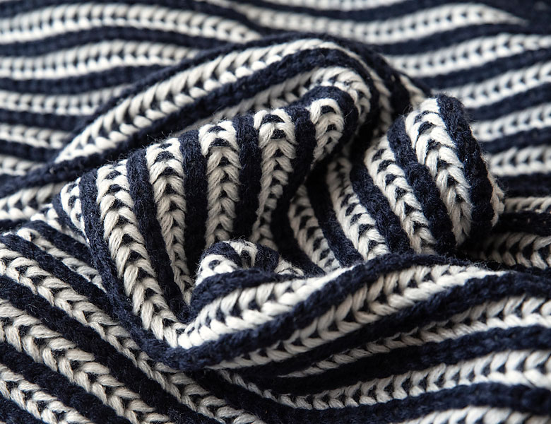 空気を沢山含んでいるから、軽くてあったかい！