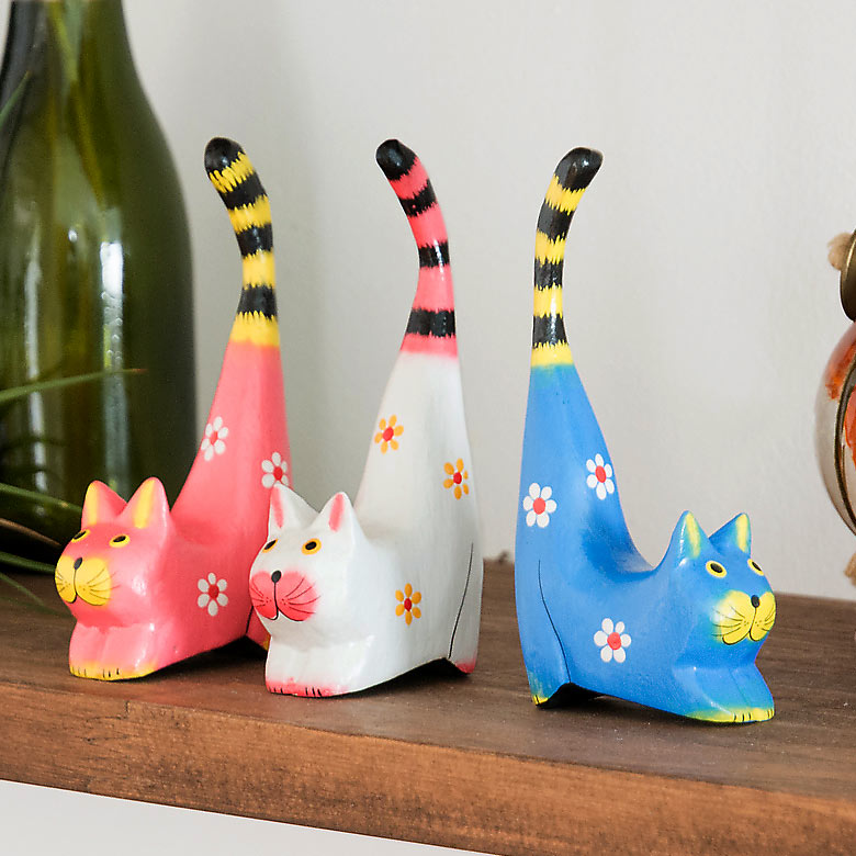 カラフルなバリネコオブジェ