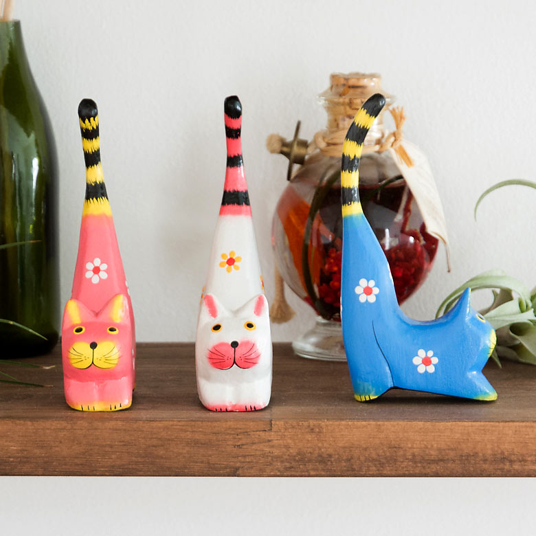 カラフルなバリネコオブジェ