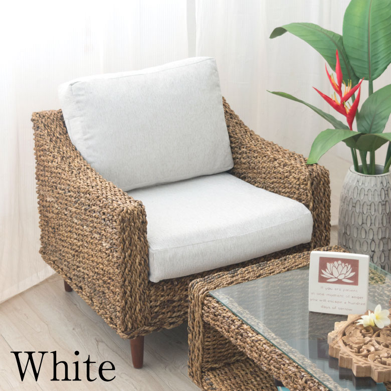 お部屋を明るくしてくれるホワイト