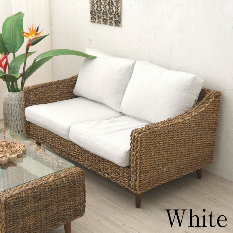 お部屋を明るくしてくれるホワイト