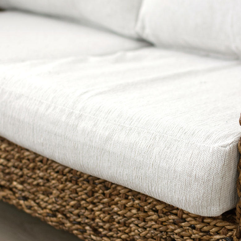 汚れの目立つ白もカバーを洗うだけでOK