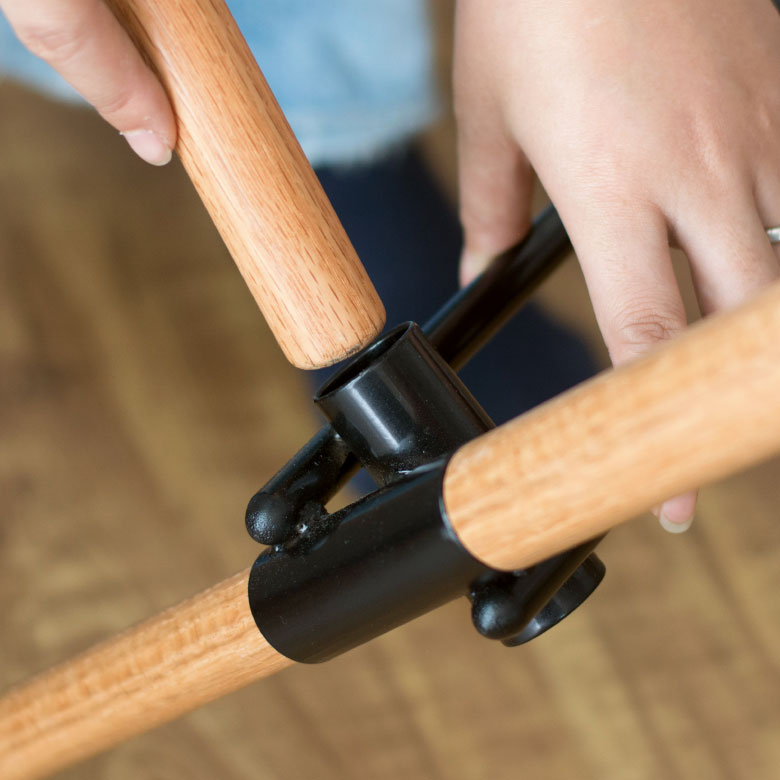 差し込み式で組立に無駄な力いらず