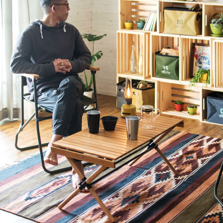 広く安定した天板