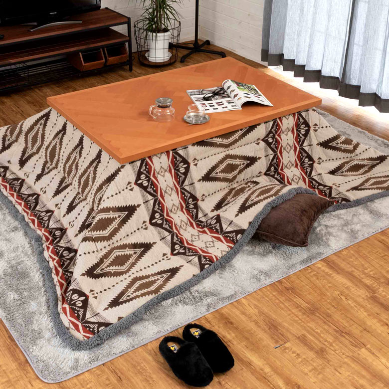 インパクト大なオルテガ柄！長方形こたつ布団