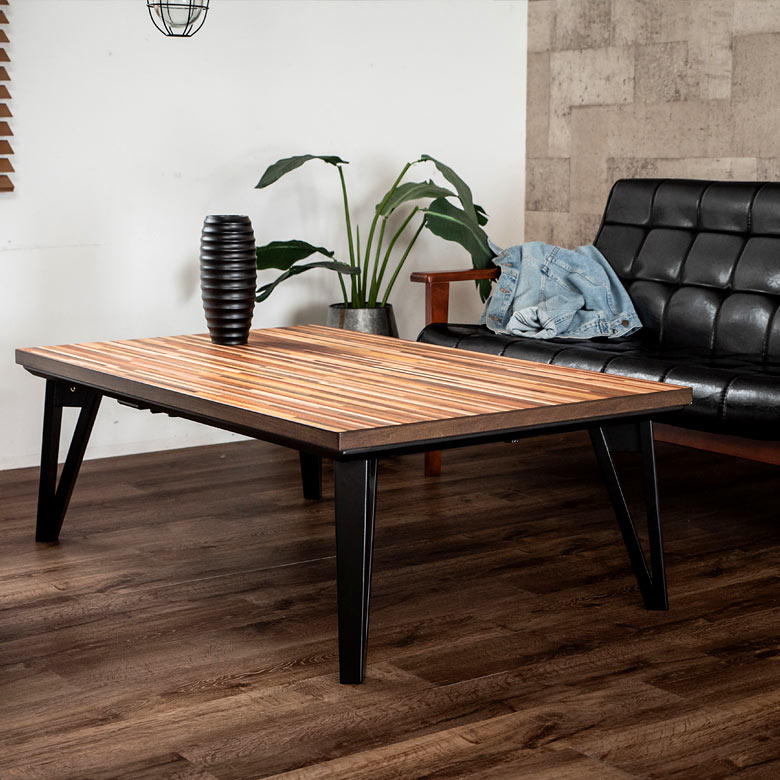 少し広がりのある斜め脚デザインです