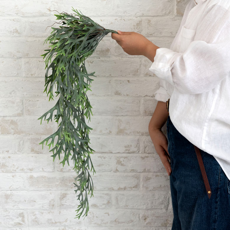 手に持つとこの大きさ