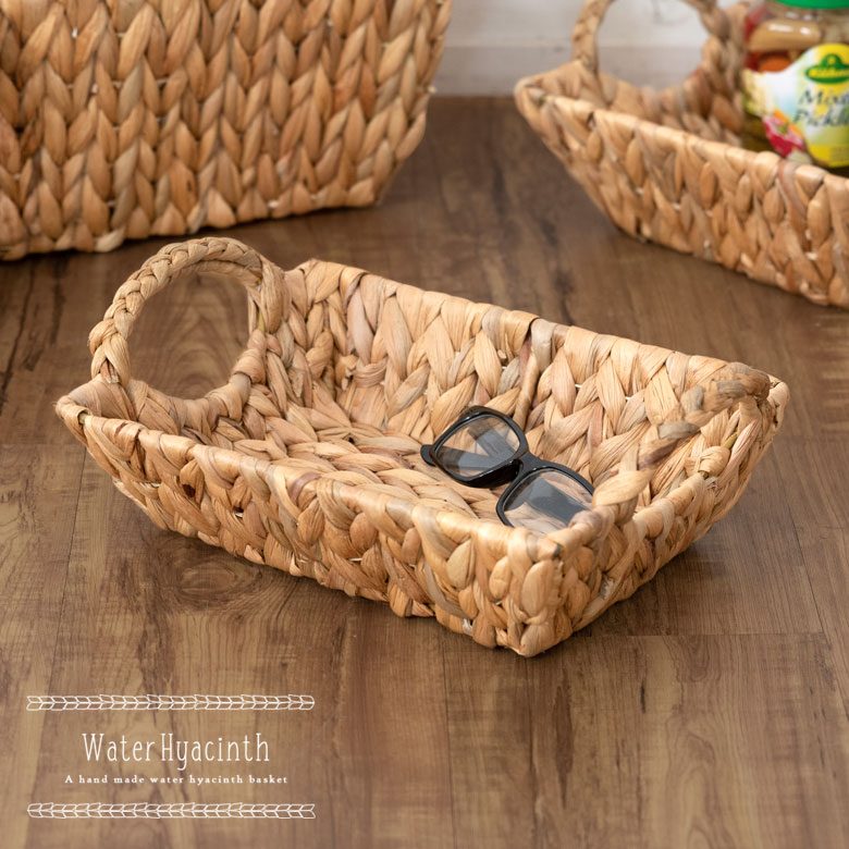 四角い形で使いやすい、ウォーターヒヤシンスのバスケット。
