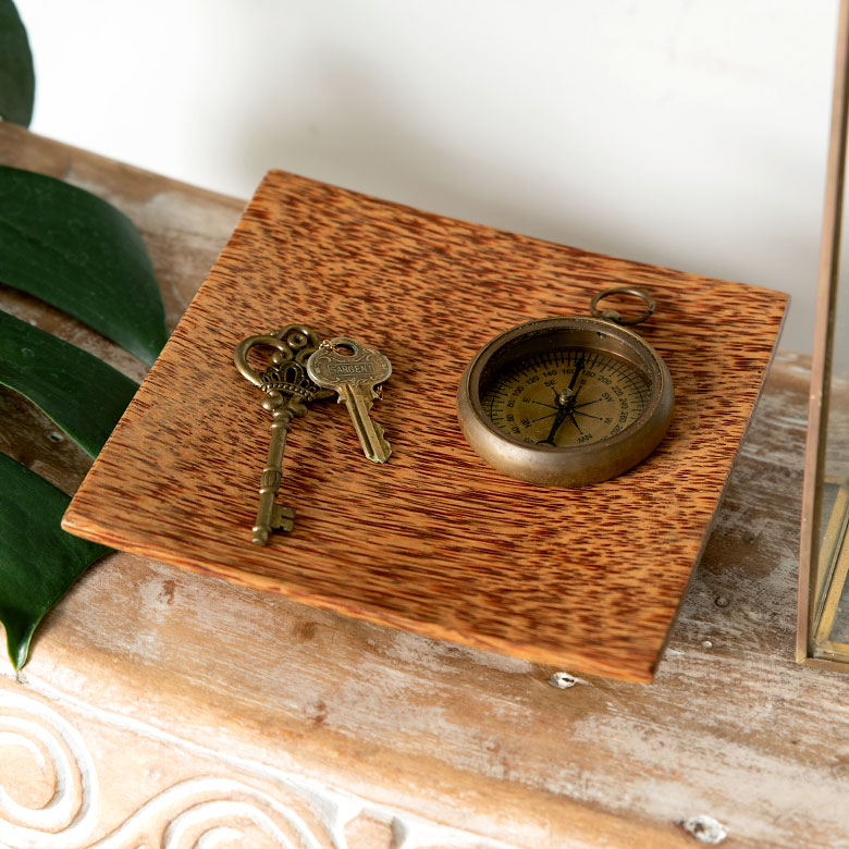 アココナッツウッドのデコレーショントレイ