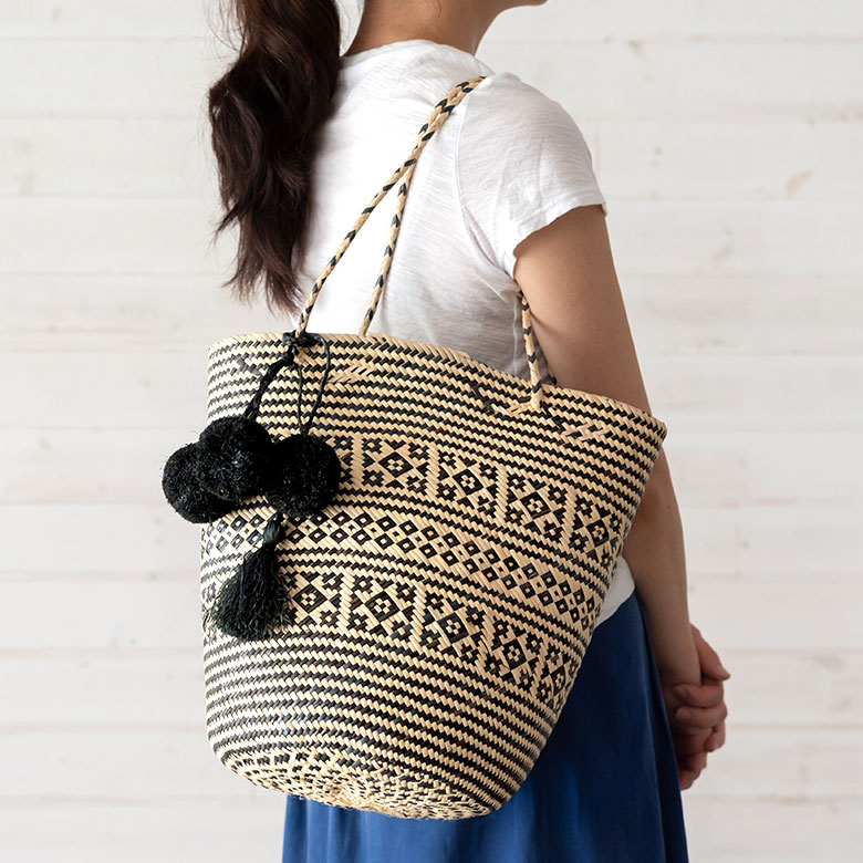 たっぷり収納できるトートバッグ