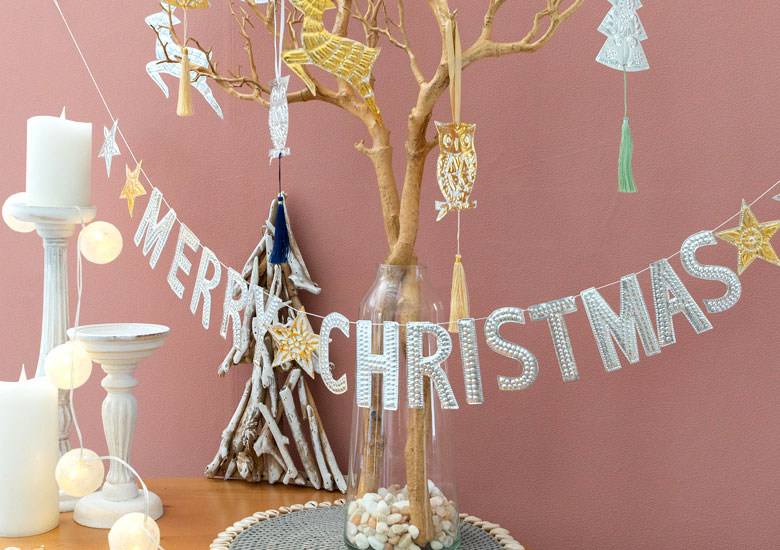 表と裏へ質感の異なる凹凸