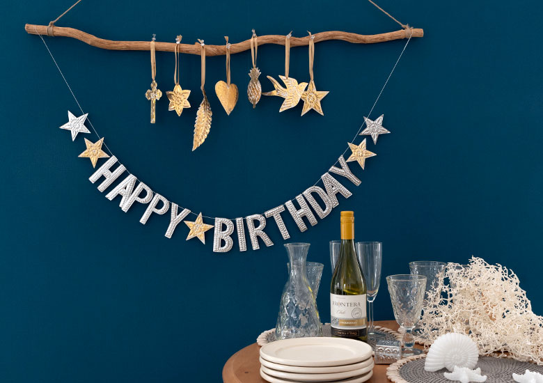 アルミのオーナメントと組み合わせるとさらに華やかな雰囲気に