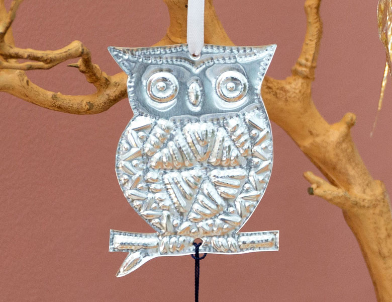 ムラのある塗装も、バリならではの素朴な仕上がり。