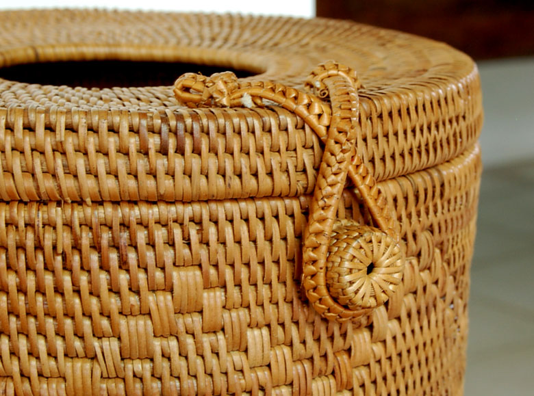 丁寧に編まれた工芸品