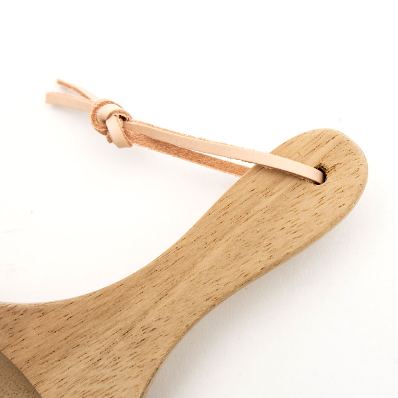 革ひもの持ち手つき