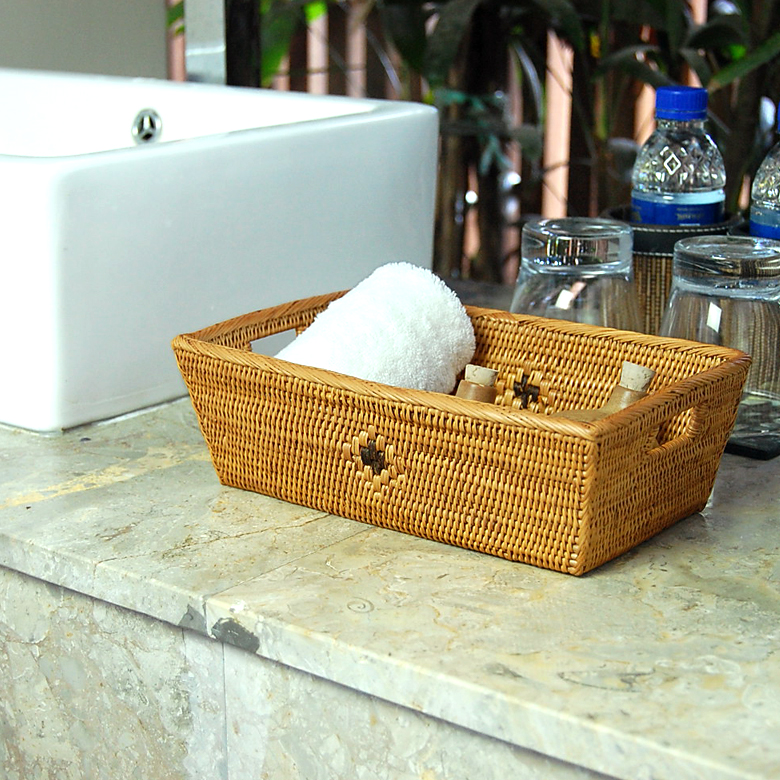 アジアンな雰囲気のバスケット。