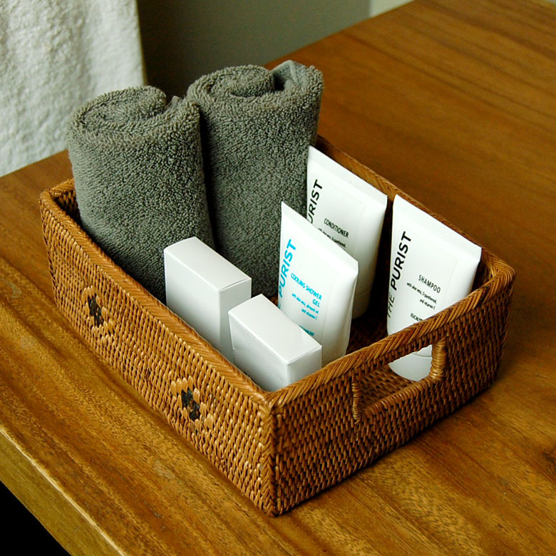 洗面所のアイテムの収納に。