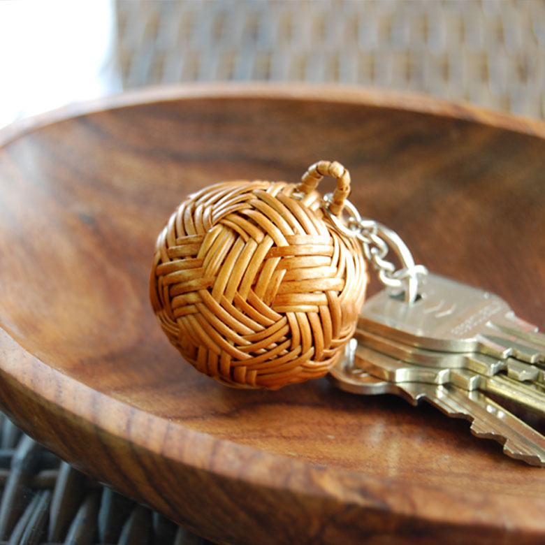 アタのボール型キーホルダー