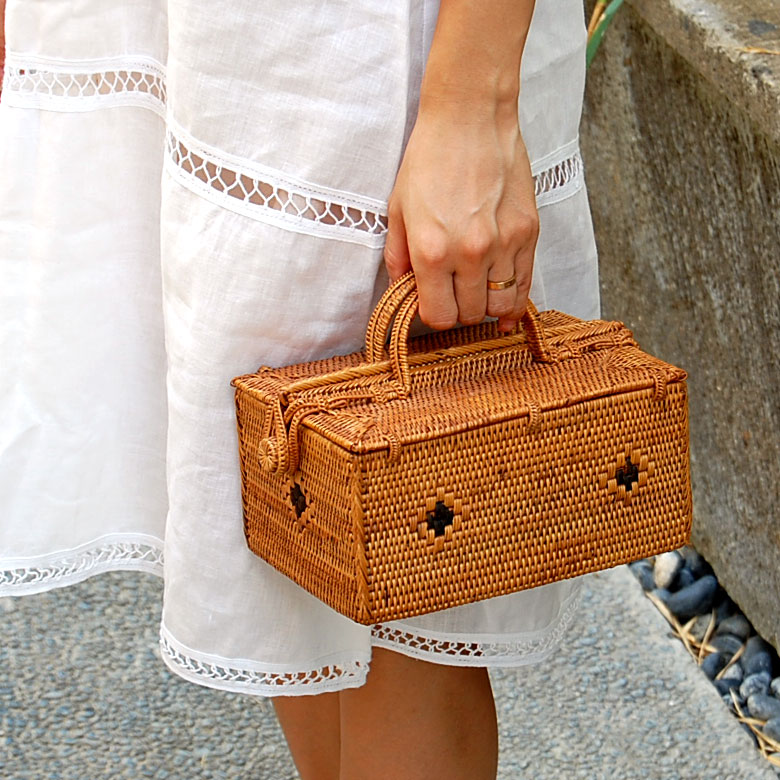 夏のお出かけはもちろん、着物用のバッグとしても使えます。