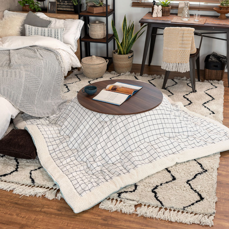 正方形こたつ布団。