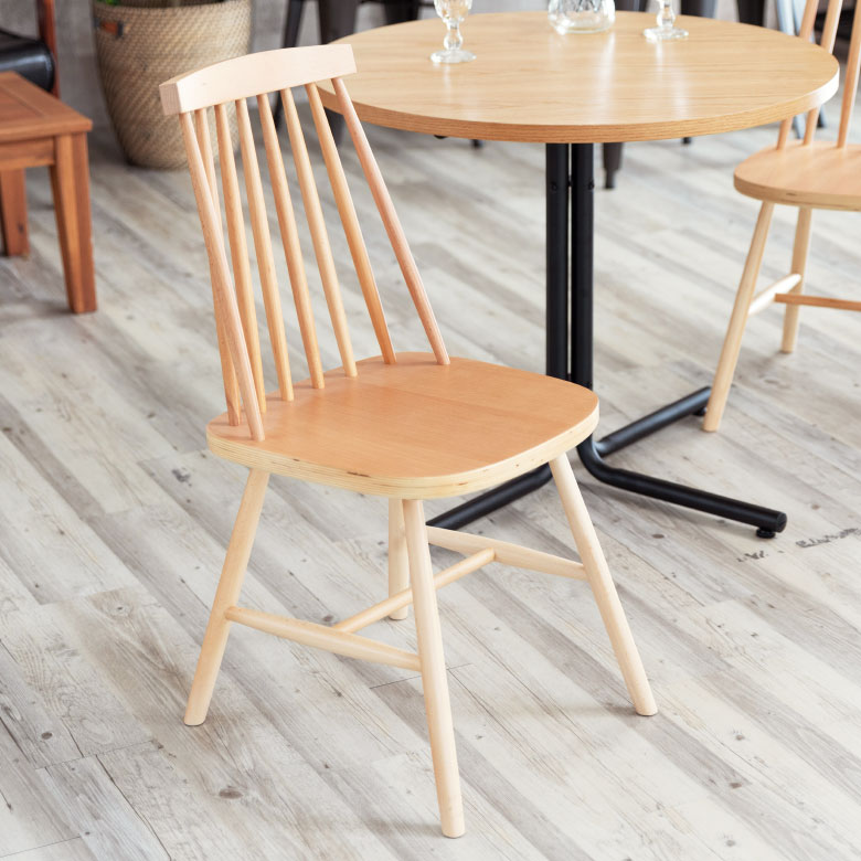 シンプルでどんなインテリアにも溶け込む