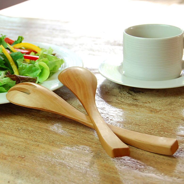 シンプルだから使いやすい、天然木のカトラリーセット