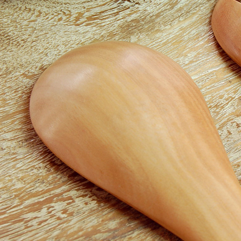 美しい木目のサウォウッドを使用