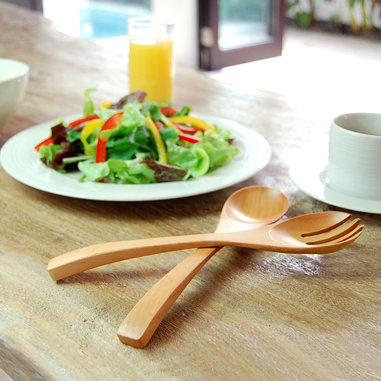 料理をすくいやすい丸みのあるヘッド部分