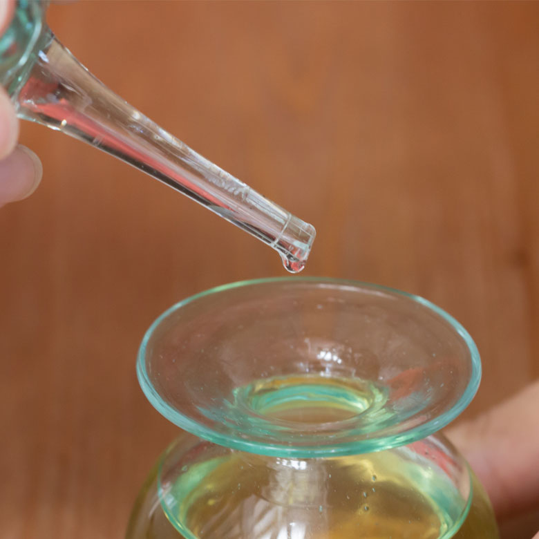 涼し気なブルーガラス。