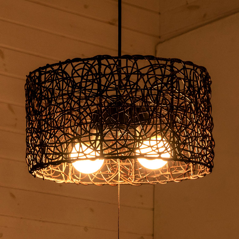 光と影が幻想的な、アジアン間接照明。