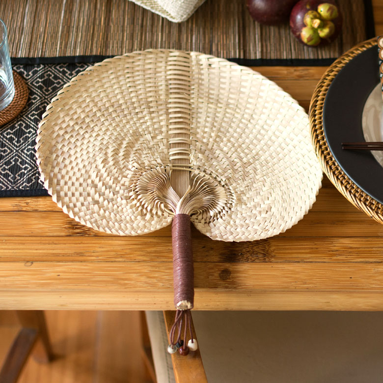 ロンタル椰子のアジアンな団扇。